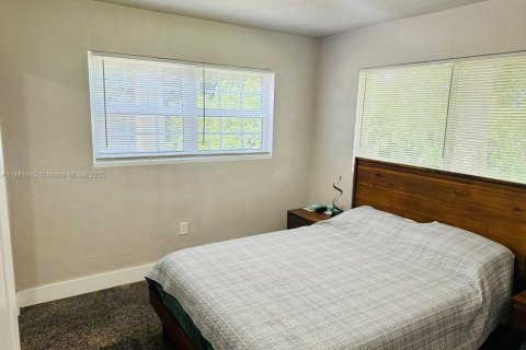Снять в аренду виллу или дом в Саут-Майами, Флорида 2 спальни, 57.6м2, № 1924916 - фото 3