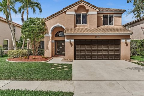 House in Pembroke Pines, Florida 4 bedrooms, 217.3 sq.m. № 2250305