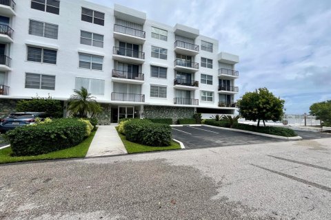 Condominio en venta en Lantana, Florida, 1 dormitorio, 65.22 m2 № 2169519 - foto 25