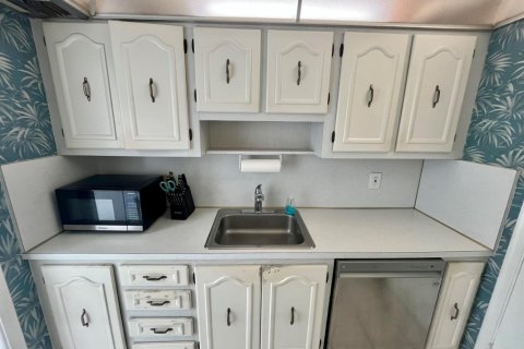 Condominio en venta en Lantana, Florida, 1 dormitorio, 65.22 m2 № 2169519 - foto 13