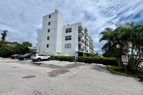 Condominio en venta en Lantana, Florida, 1 dormitorio, 65.22 m2 № 2169519 - foto 3