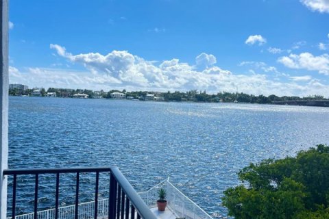 Condominio en venta en Lantana, Florida, 1 dormitorio, 65.22 m2 № 2169519 - foto 21