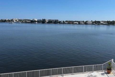 Condominio en venta en Lantana, Florida, 1 dormitorio, 65.22 m2 № 2169519 - foto 18
