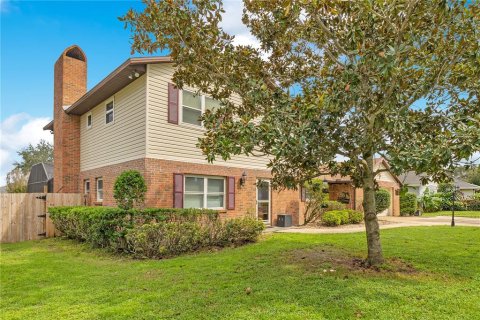 Casa en venta en Belle Isle, Florida, 4 dormitorios, 268.21 m2 № 2359164 - foto 3