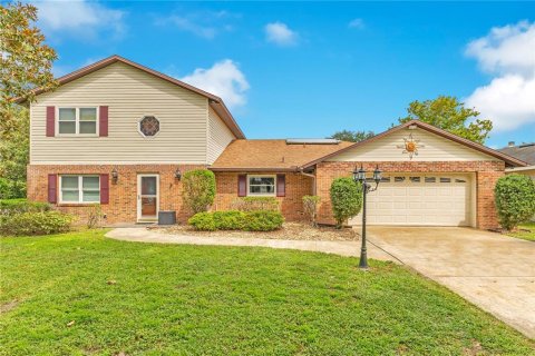 House in Belle Isle, Florida 4 bedrooms, 268.21 sq.m. № 2359164