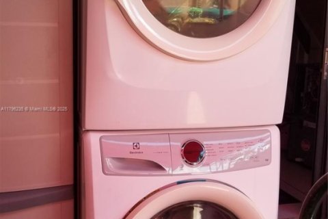 Touwnhouse à louer à Miami, Floride: 2 chambres, 76.46 m2 № 1696922 - photo 5