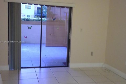 Touwnhouse à louer à Miami, Floride: 2 chambres, 76.46 m2 № 1696922 - photo 11
