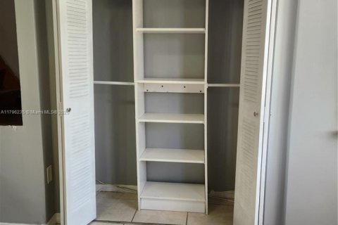 Touwnhouse à louer à Miami, Floride: 2 chambres, 76.46 m2 № 1696922 - photo 16
