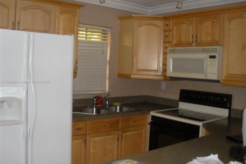 Touwnhouse à louer à Miami, Floride: 2 chambres, 76.46 m2 № 1696922 - photo 6