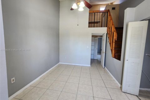 Touwnhouse à louer à Miami, Floride: 2 chambres, 76.46 m2 № 1696922 - photo 14