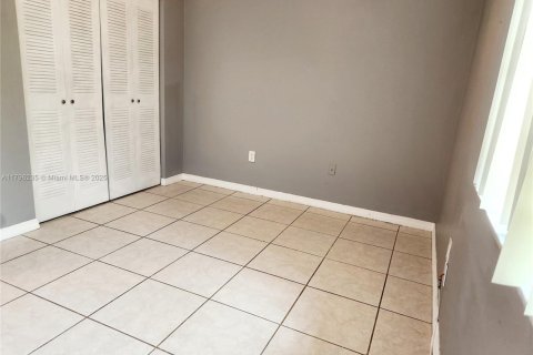 Touwnhouse à louer à Miami, Floride: 2 chambres, 76.46 m2 № 1696922 - photo 23