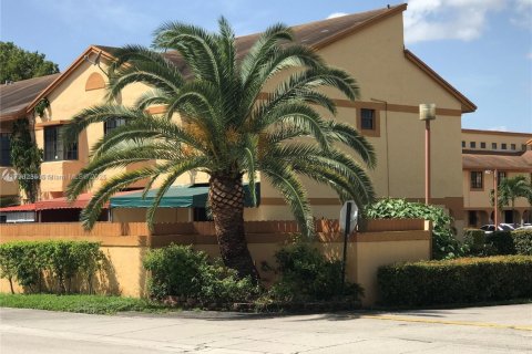 Touwnhouse à louer à Miami, Floride: 2 chambres, 76.46 m2 № 1696922 - photo 1