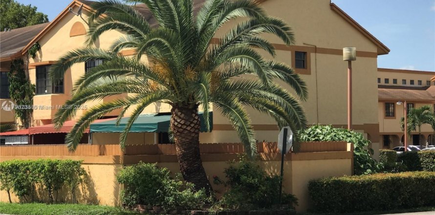 Touwnhouse à Miami, Floride 2 chambres, 76.46 m2 № 1696922