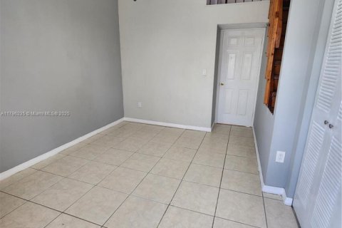Touwnhouse à louer à Miami, Floride: 2 chambres, 76.46 m2 № 1696922 - photo 18