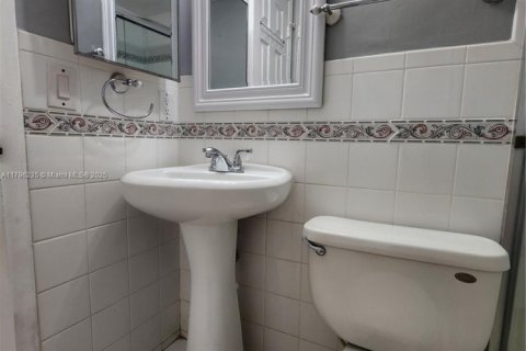 Touwnhouse à louer à Miami, Floride: 2 chambres, 76.46 m2 № 1696922 - photo 13