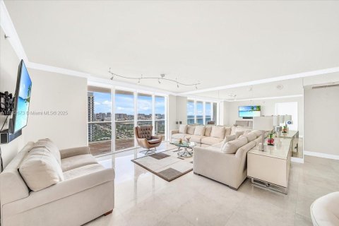 Condominio en venta en Sunny Isles Beach, Florida, 2 dormitorios, 147.81 m2 № 1890231 - foto 7