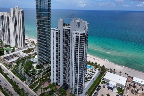 Condominio en venta en Sunny Isles Beach, Florida, 2 dormitorios, 147.81 m2 № 1890231 - foto 29