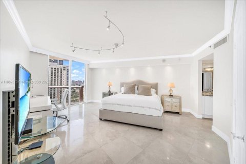 Condominio en venta en Sunny Isles Beach, Florida, 2 dormitorios, 147.81 m2 № 1890231 - foto 21