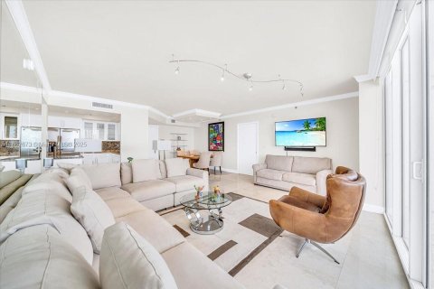 Condominio en venta en Sunny Isles Beach, Florida, 2 dormitorios, 147.81 m2 № 1890231 - foto 8