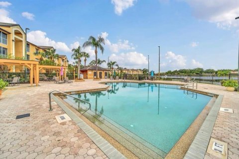 Condominio en venta en Orlando, Florida, 4 dormitorios, 122.91 m2 № 1849531 - foto 4