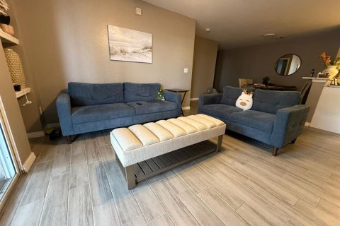 Condominio en venta en Orlando, Florida, 4 dormitorios, 122.91 m2 № 1849531 - foto 23