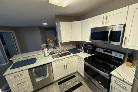 Condominio en venta en Orlando, Florida, 4 dormitorios, 122.91 m2 № 1849531 - foto 15