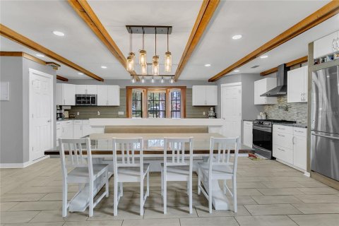 House in Casselberry, Florida 5 bedrooms, 356.65 sq.m. № 1843115 - photo 3