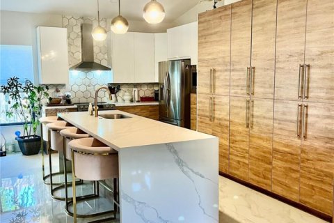 House in Davie, Florida 3 bedrooms, 124.95 sq.m. № 1996721