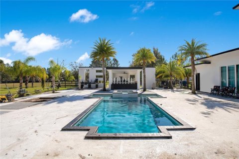 Casa en venta en Eustis, Florida, 6 dormitorios, 458.19 m2 № 1539371 - foto 19
