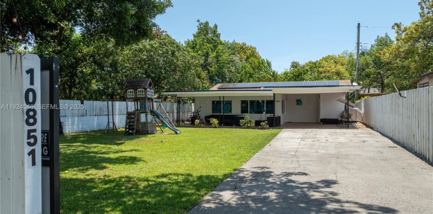 Casa en Miami, Florida 3 dormitorios, 117.71 m2 № 1983492