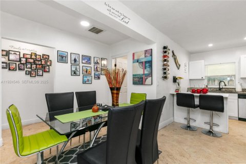 Casa en venta en Miami, Florida, 3 dormitorios, 117.71 m2 № 1983492 - foto 6