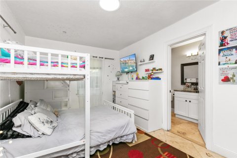 Casa en venta en Miami, Florida, 3 dormitorios, 117.71 m2 № 1983492 - foto 13