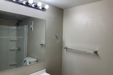 Купить кондоминиум в Мирамар, Флорида 2 спальни, 77.29м2, № 2031252 - фото 22