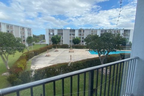 Купить кондоминиум в Мирамар, Флорида 2 спальни, 77.29м2, № 2031252 - фото 11