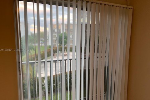 Купить кондоминиум в Мирамар, Флорида 2 спальни, 77.29м2, № 2031252 - фото 9