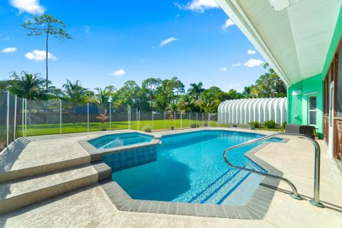 House in Loxahatchee Groves, Florida 3 bedrooms, 193.42 sq.m. № 2082109 - photo 2