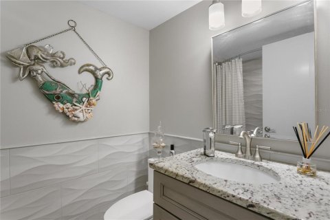 Condo in Dunedin, Florida, 2 bedrooms  № 1837583 - photo 17
