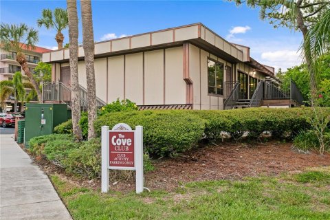 Condo in Dunedin, Florida, 2 bedrooms  № 1837583 - photo 25