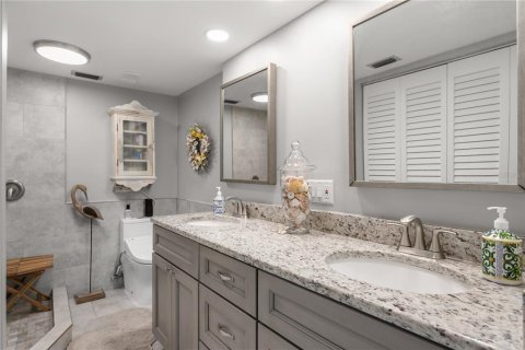 Condo in Dunedin, Florida, 2 bedrooms  № 1837583 - photo 13