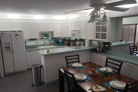 Townhouse in Palm Beach Gardens, Florida 2 bedrooms, 138.24 sq.m. № 2363695 - photo 4