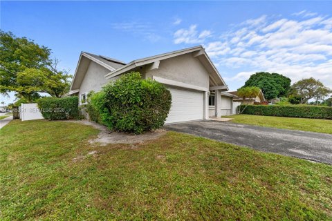 Casa en venta en North Lauderdale, Florida, 3 dormitorios, 133.31 m2 № 2020731 - foto 24