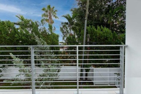 Adosado en alquiler en Fort Lauderdale, Florida, 3 dormitorios, 192.87 m2 № 2146980 - foto 30