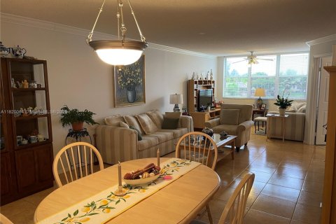 Condo in Sunrise, Florida, 2 bedrooms  № 1779717 - photo 2