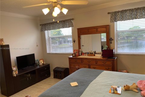 Condo in Sunrise, Florida, 2 bedrooms  № 1779717 - photo 12