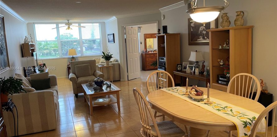 Condo in Sunrise, Florida, 2 bedrooms № 1779717