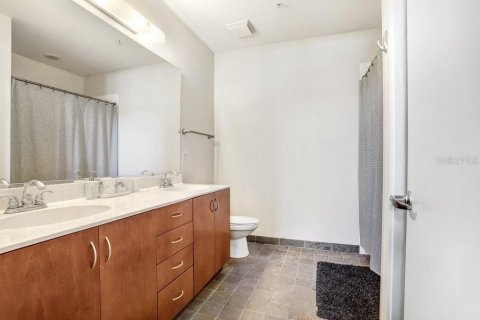 Condo in Tampa, Florida, 1 bedroom  № 1784493 - photo 18