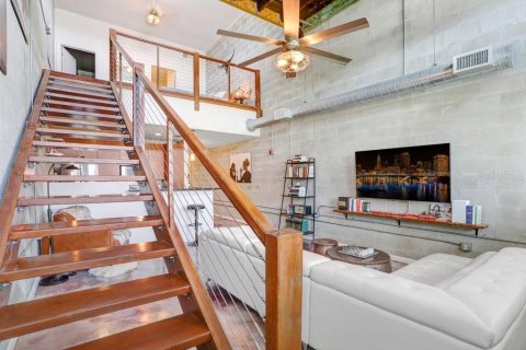 Condo in Tampa, Florida, 1 bedroom  № 1784493 - photo 13