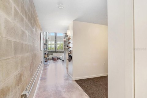 Condo in Tampa, Florida, 1 bedroom  № 1784493 - photo 3