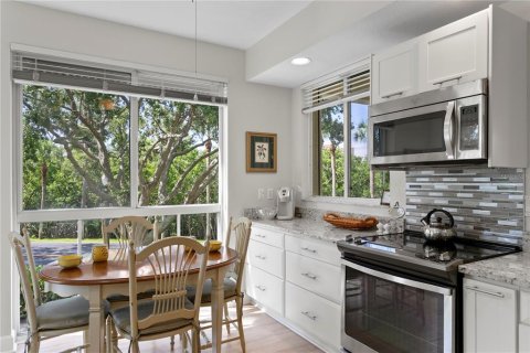 Condo in Saint Petersburg, Florida, 2 bedrooms  № 1876042 - photo 7