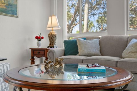 Condo in Saint Petersburg, Florida, 2 bedrooms  № 1876042 - photo 12